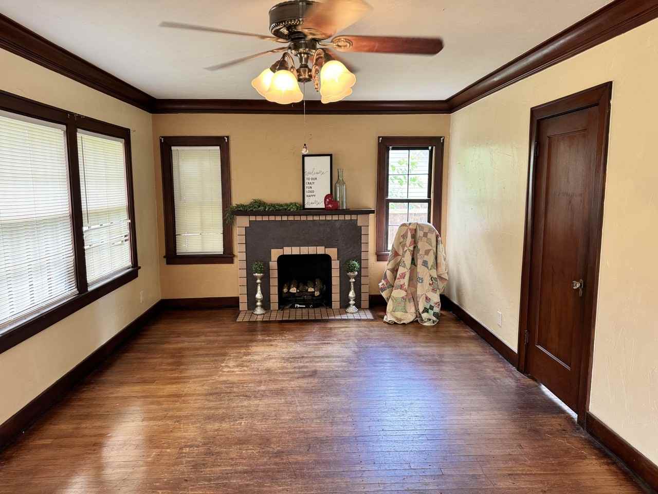 916 Overland Ct - Photo 4 of 18