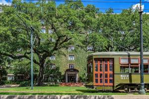 featured image of 2233 Saint Charles Ave