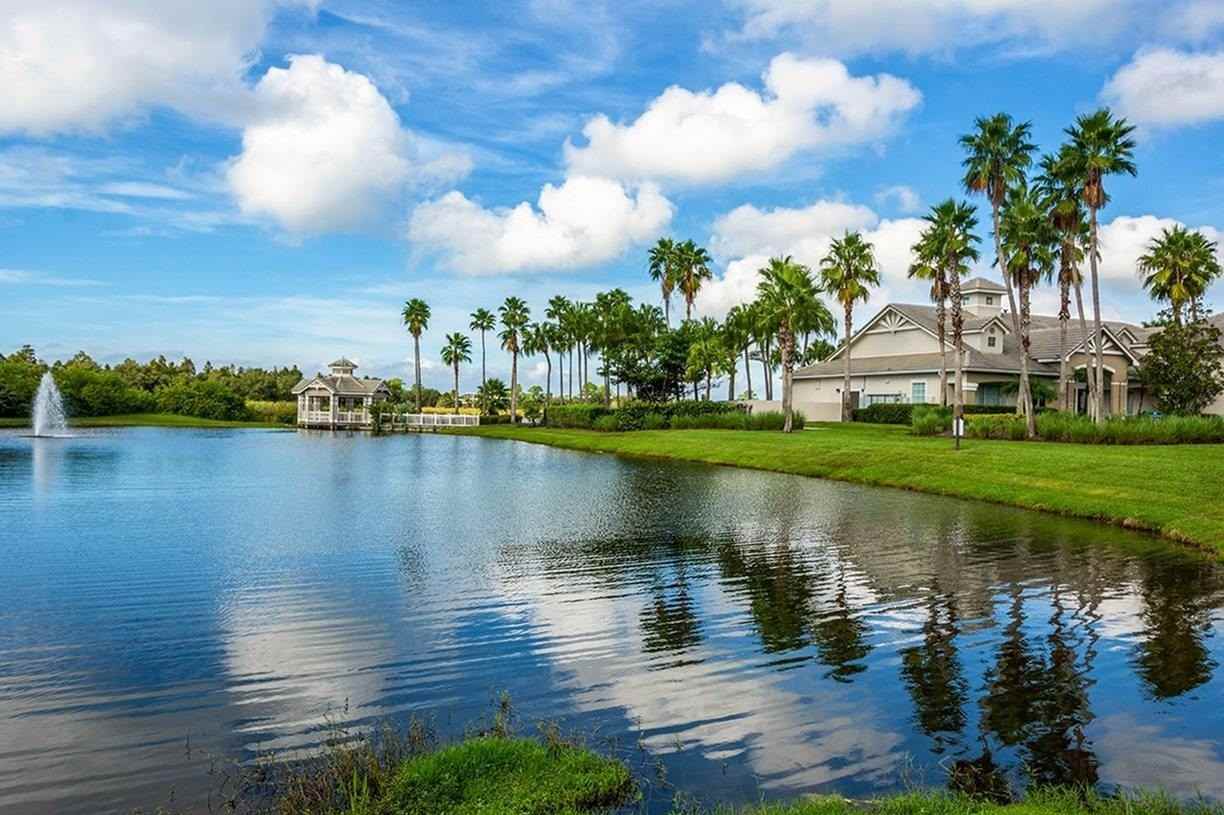 Mallory Square - Photo 2 of 50