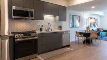 featured image of 5620 De Longpre Ave