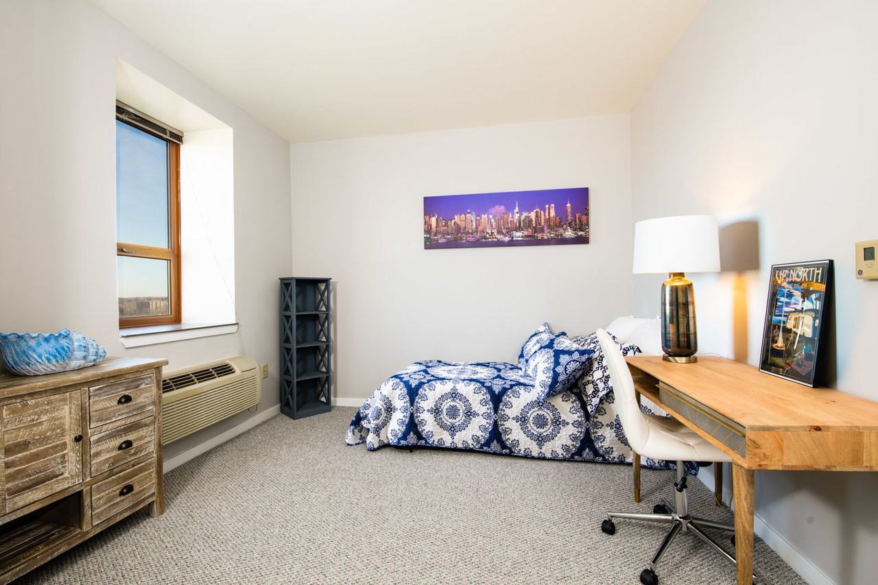 Skyline Tower - Photo 6 of 11