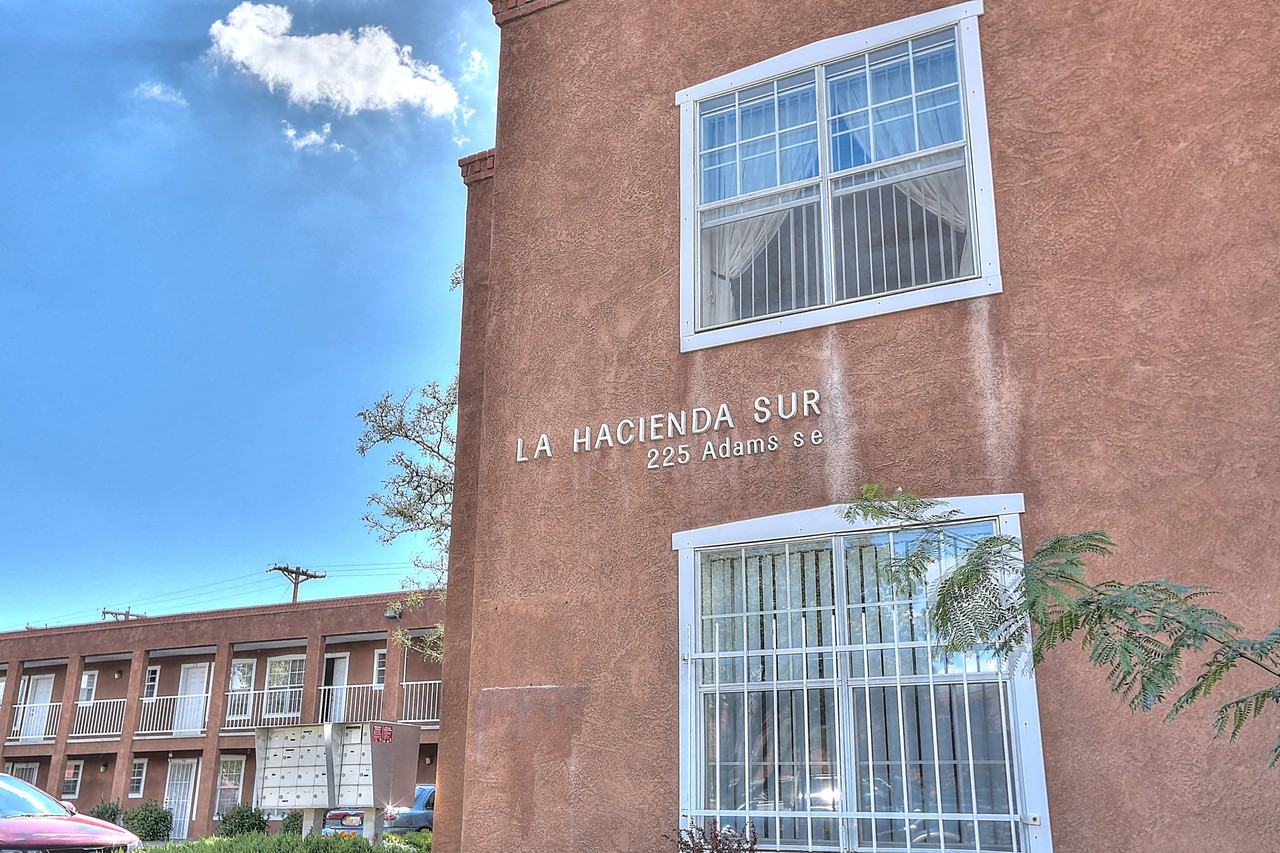 Hacienda Sur Apartments - Photo 2 of 12