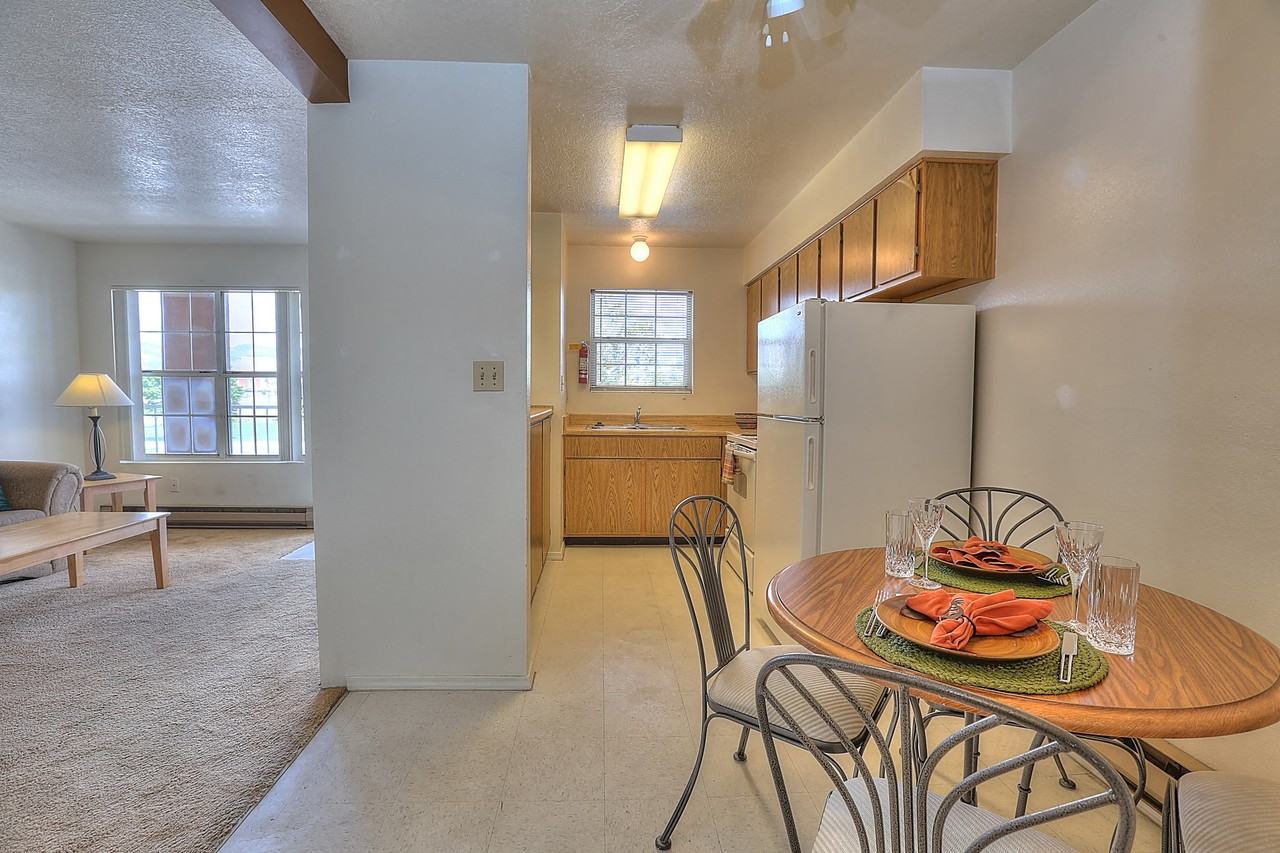 Hacienda Sur Apartments - Photo 7 of 12