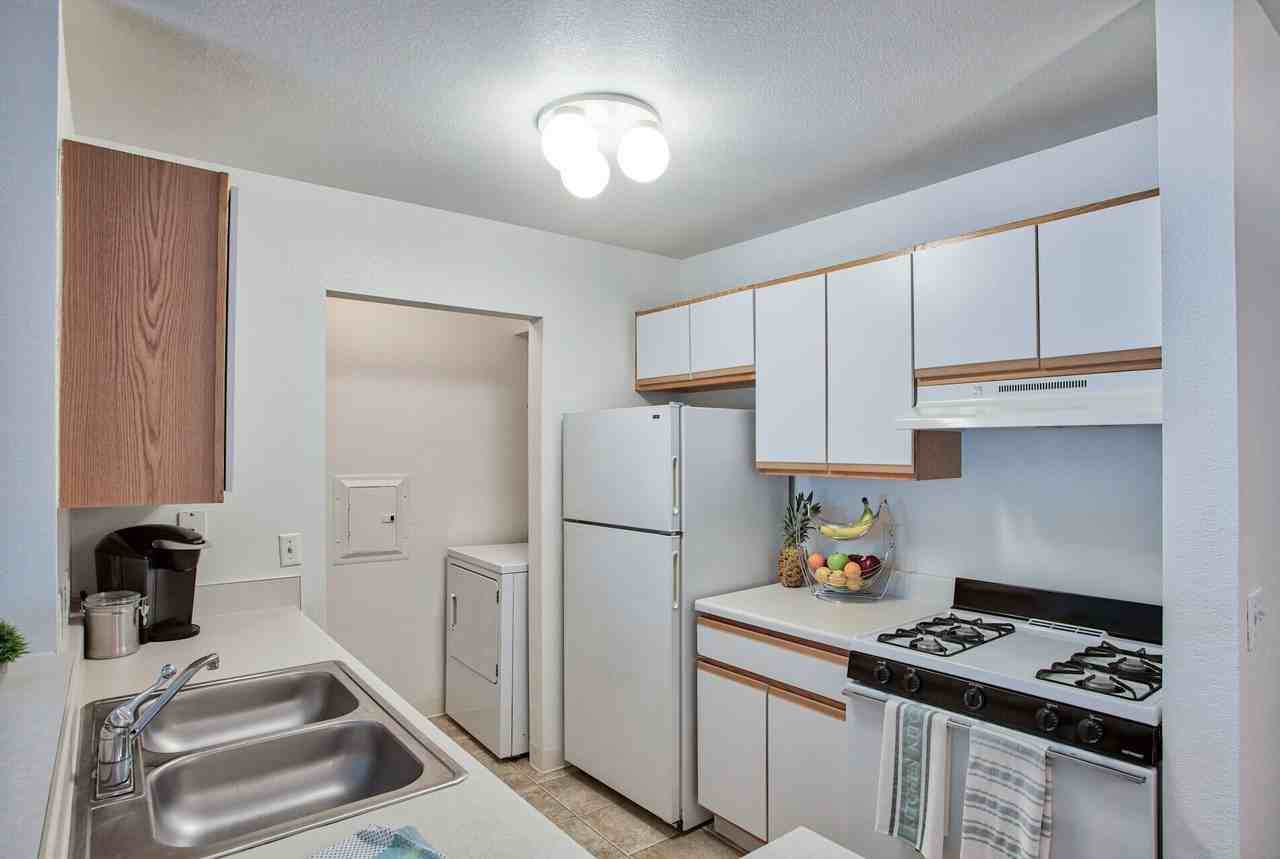 Lakeshore Village Apartments - Photo 7 of 20