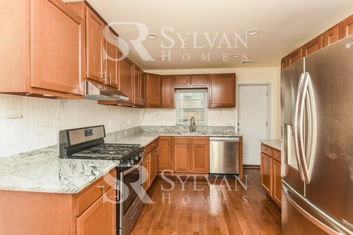 701 N Streeper St - Photo 3 of 15
