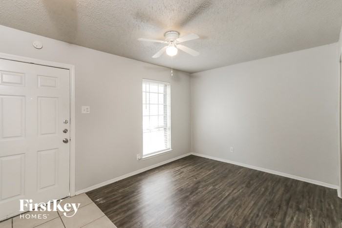 1510 Town Bluff St - Photo 3 of 16