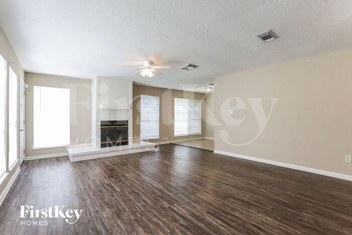 17507 Heritage Cove Dr - Photo 3 of 15