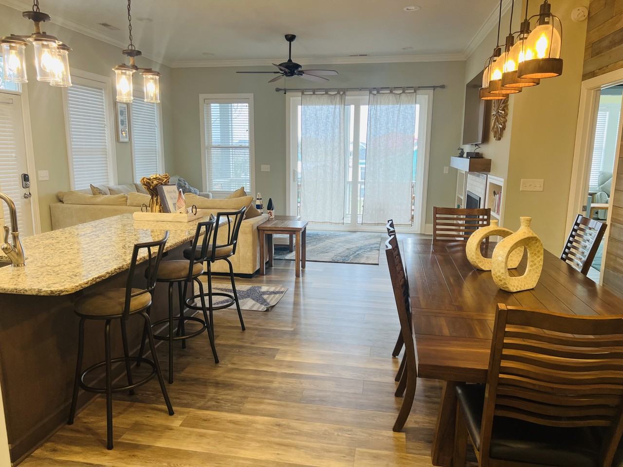 638 South Fourth Avenue #638 - Photo 2 of 21