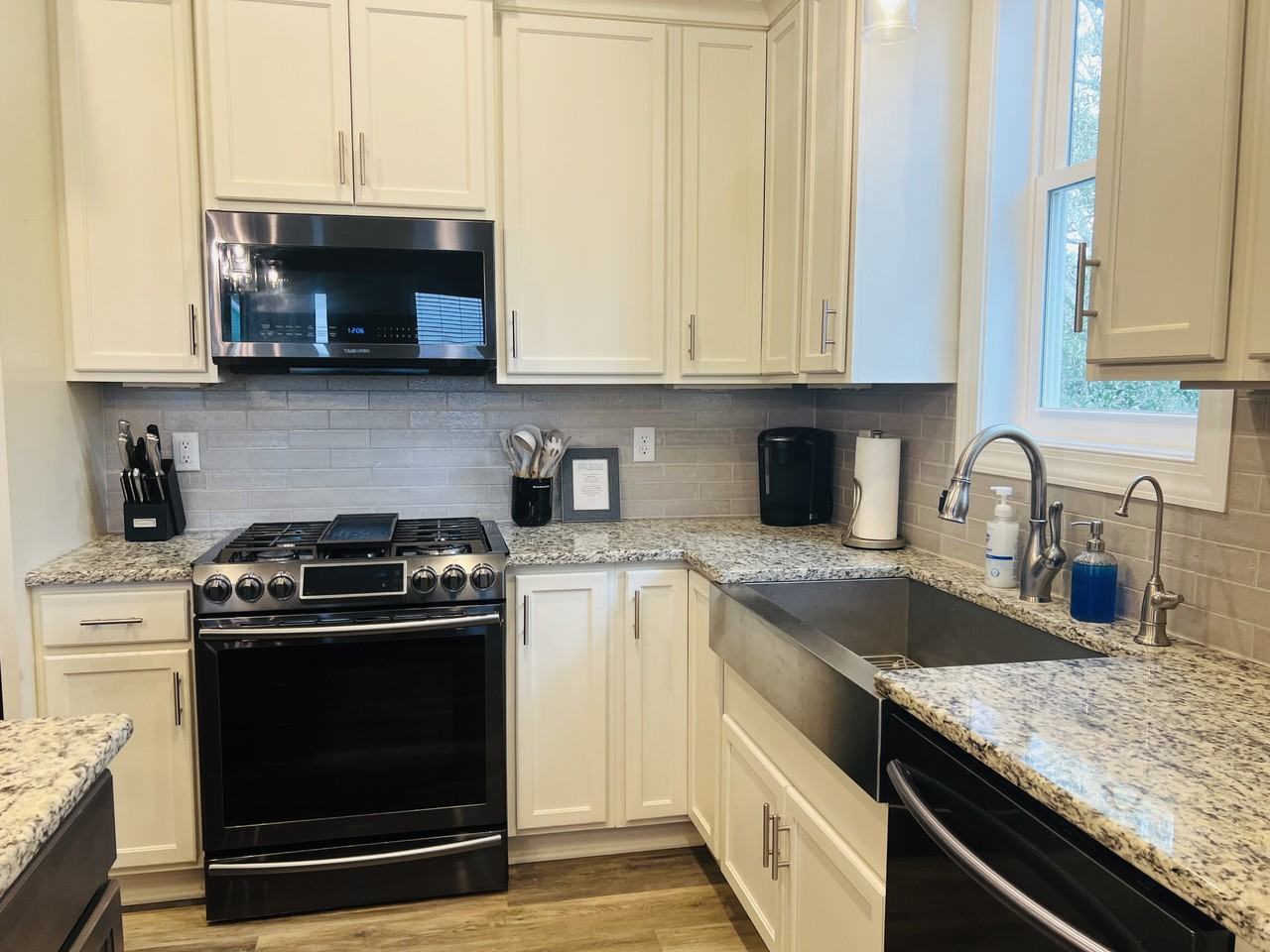 638 South Fourth Avenue #638 - Photo 4 of 21