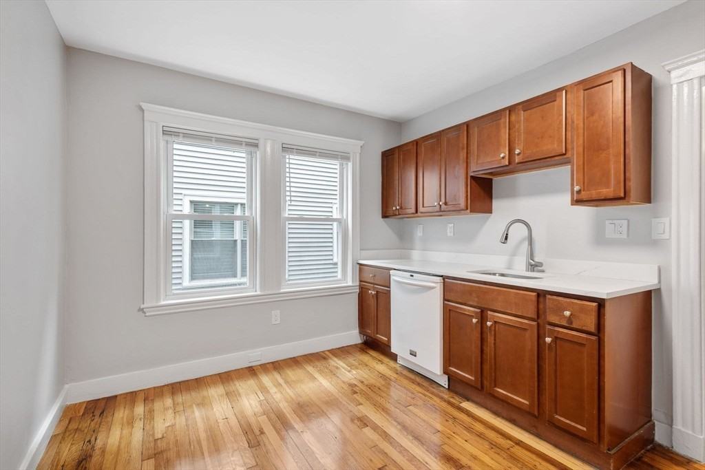 12 Ashland St #1L - Photo 3 of 23