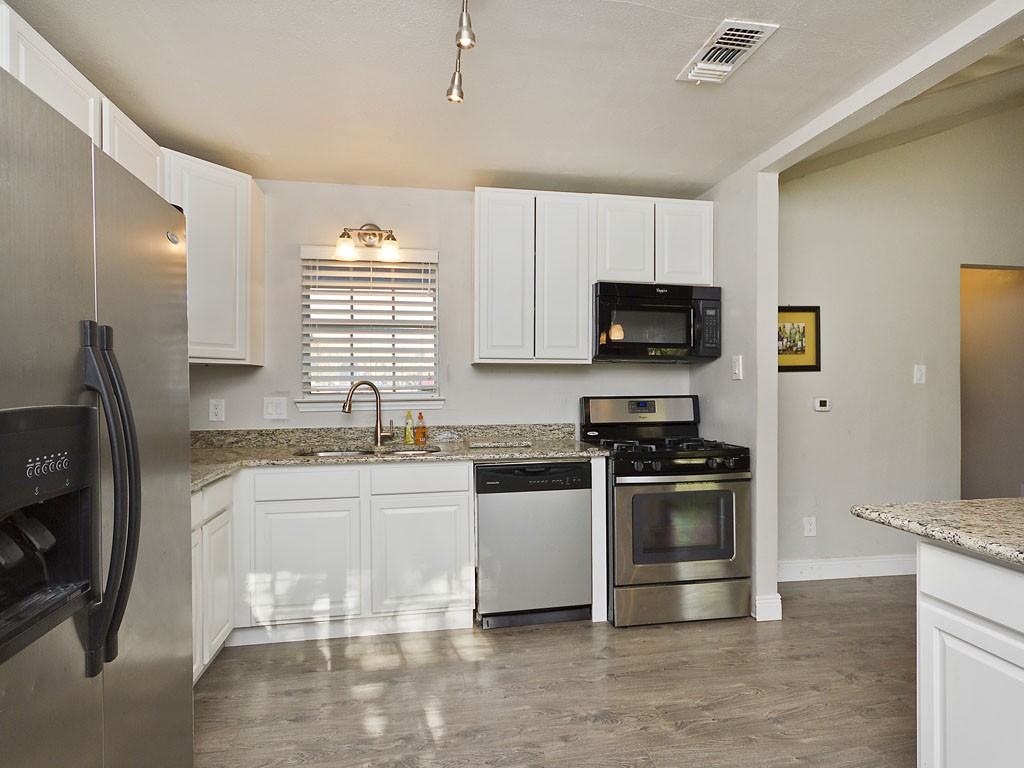 1800 Celeste Cir #NA - Photo 3 of 20