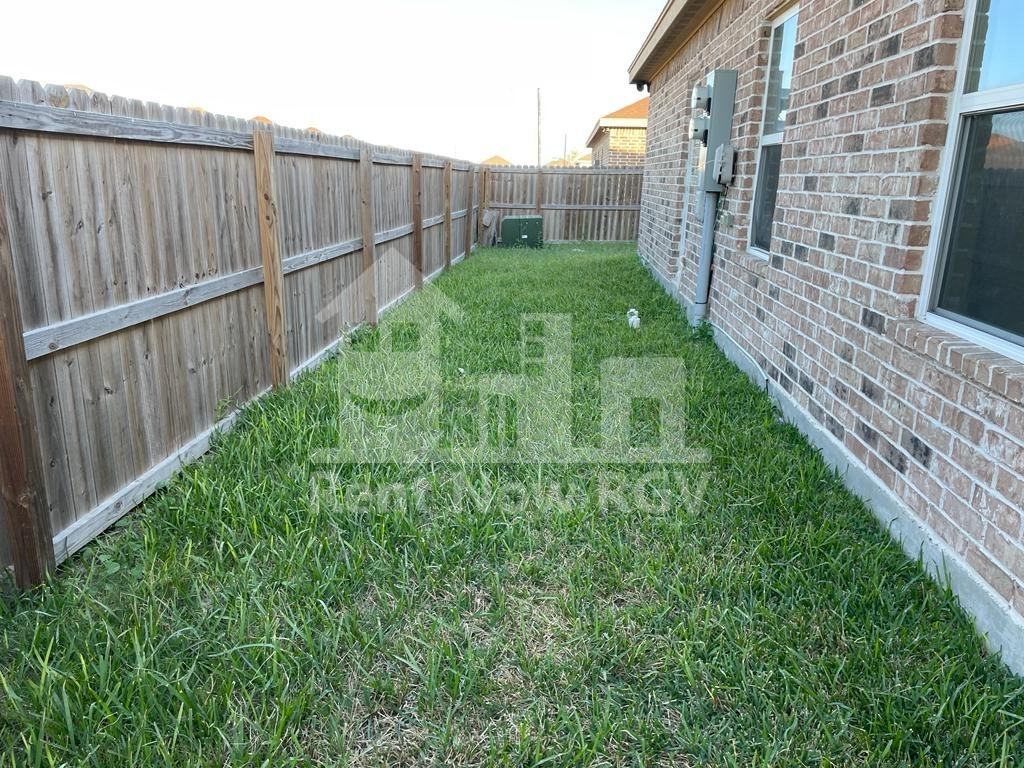 1022 Escondido Ln E #NA - Photo 4 of 11