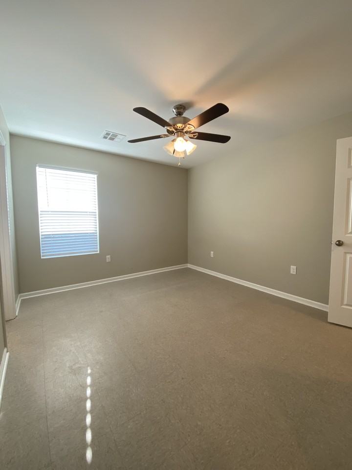 918 Brady St #6 - Photo 7 of 10