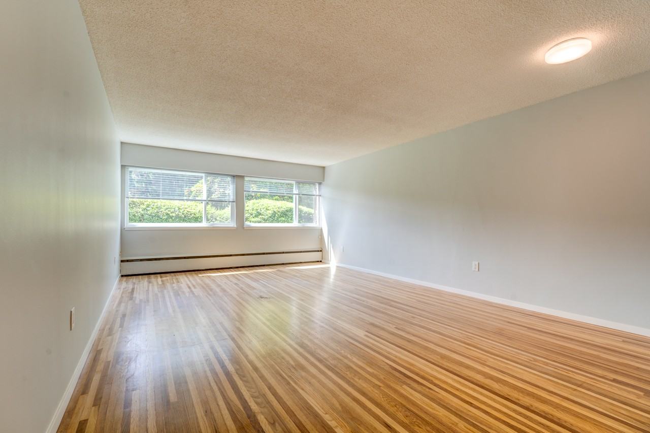 1450 Chesterfield - Photo 3 of 10