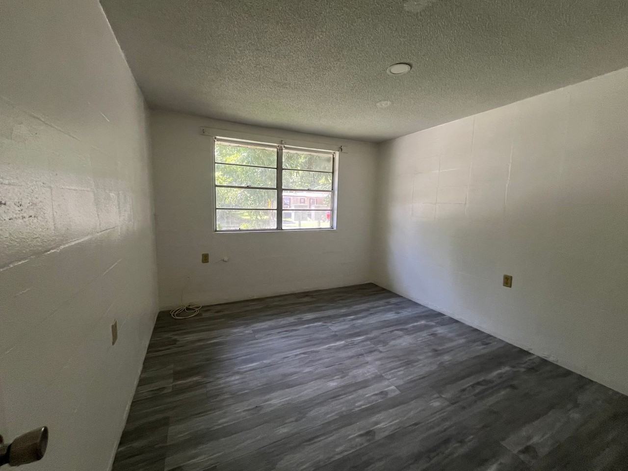 Floyd-McGee Apartments - Photo 4 of 16