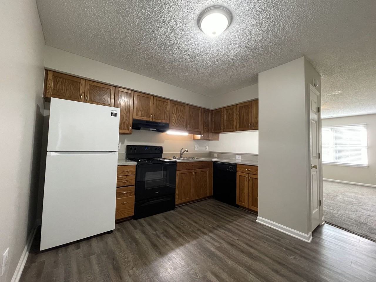 The Elms - Photo 2 of 9