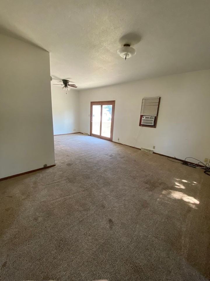 915 W Kemp - Photo 3 of 12