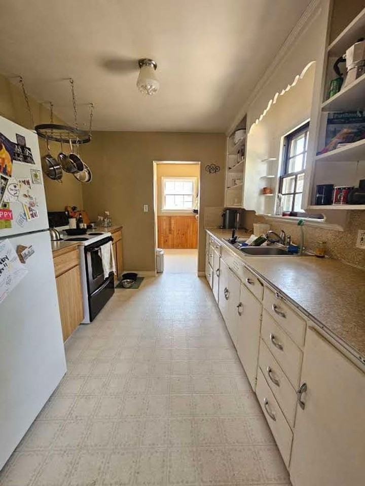 2320 N 28th St - Photo 3 of 20