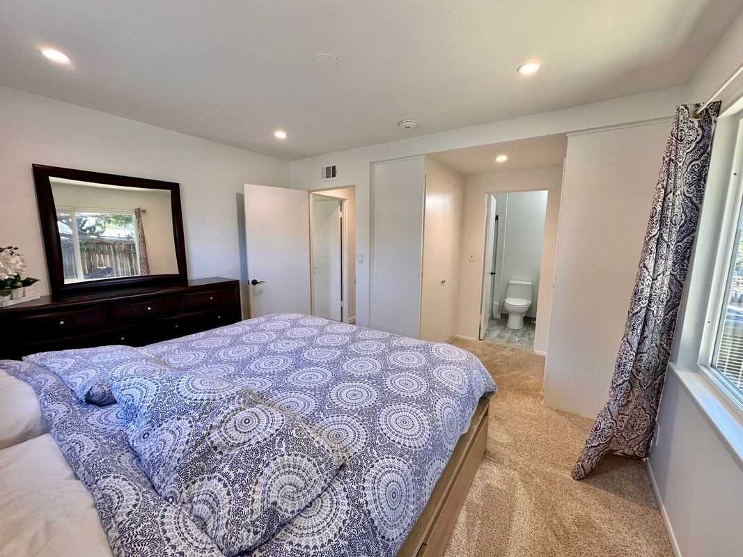 6188 Coloma Dr - Photo 3 of 14