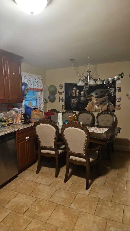271 Gaylord Dr - Photo 2 of 5