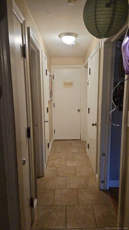271 Gaylord Dr - Photo 3 of 5