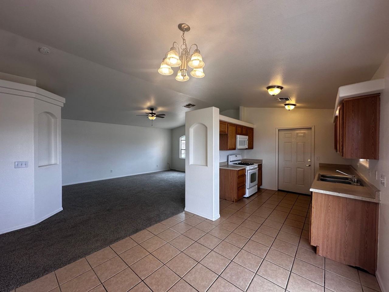 2803 Lovin Ave - Photo 4 of 12