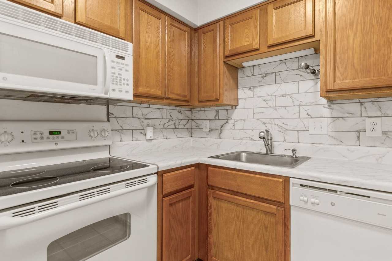 1731 Liberty Lane #G76 - Photo 5 of 12