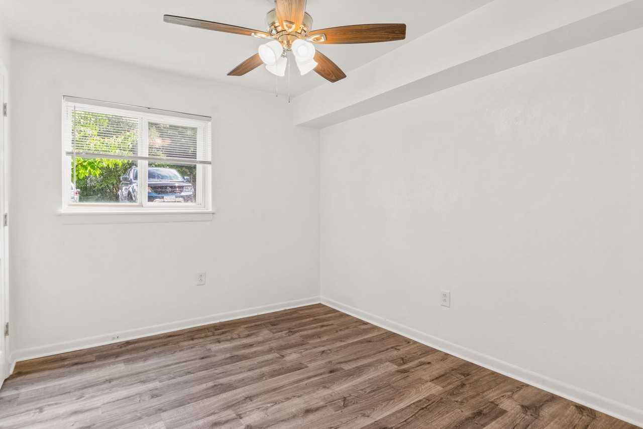 1731 Liberty Lane #G76 - Photo 6 of 12