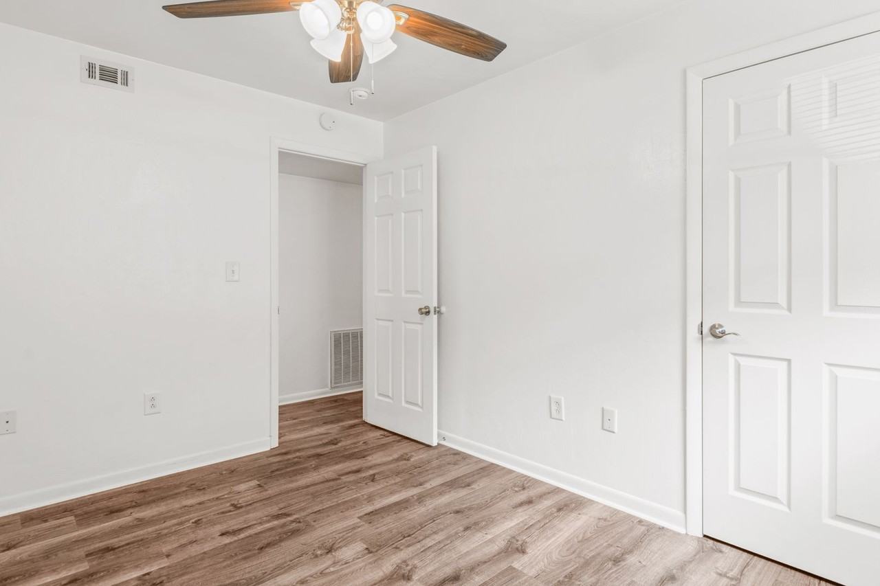 1731 Liberty Lane #G76 - Photo 7 of 12