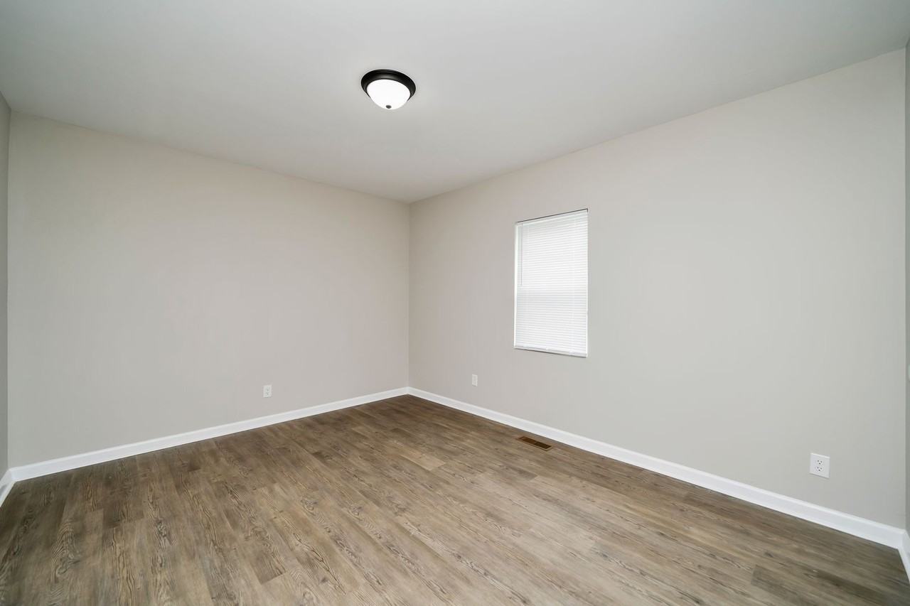 3652 Cherry Ave - Photo 3 of 15