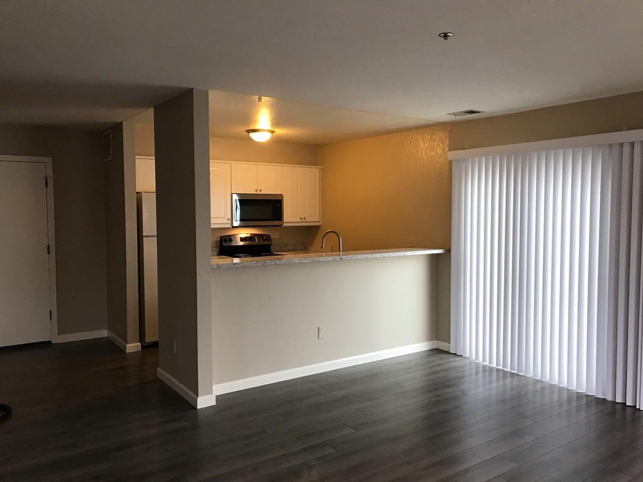 N K 323-327 - Photo 2 of 9