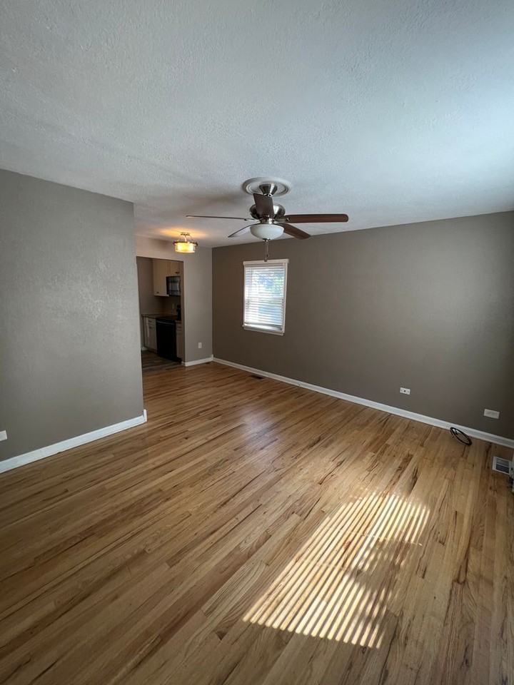 1720 Valentia St - Photo 5 of 24