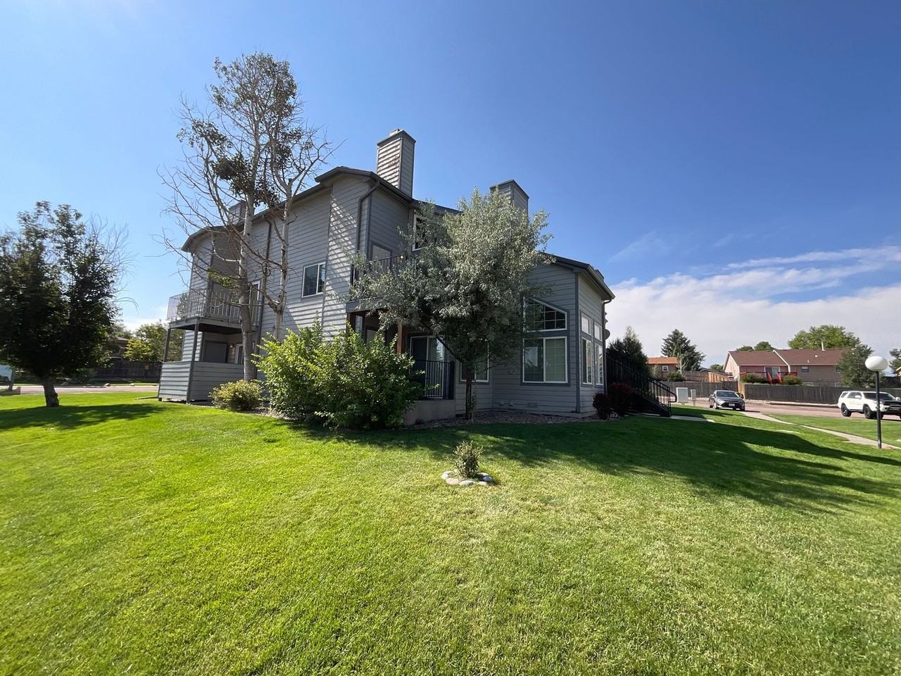 2776 Montague Dr - Photo 3 of 19