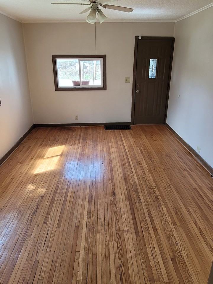 916 Madison Ave - Photo 2 of 14