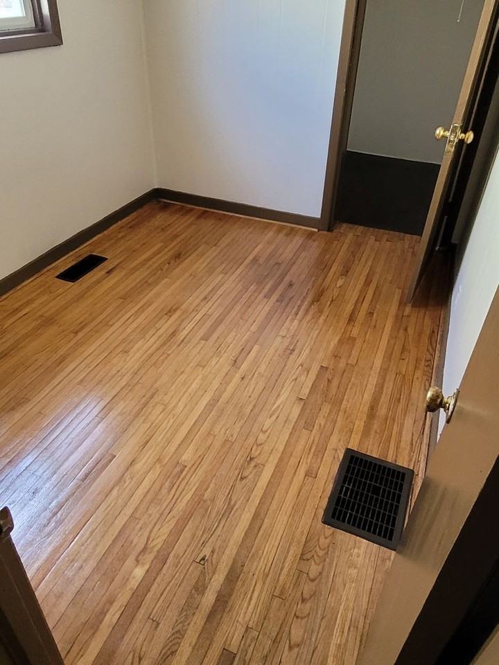 916 Madison Ave - Photo 6 of 14