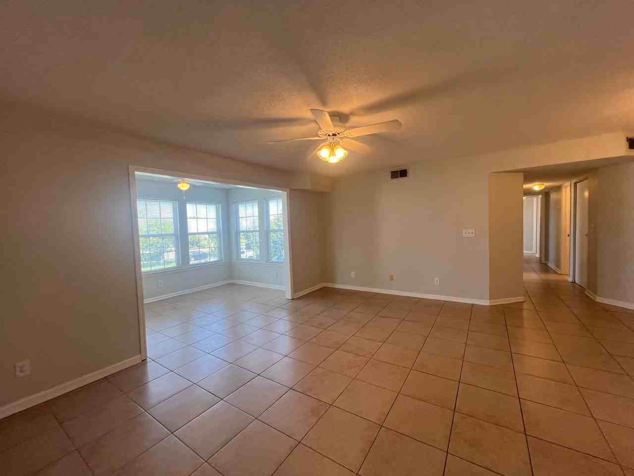 2265 Huntingdon Dr #E - Photo 3 of 17