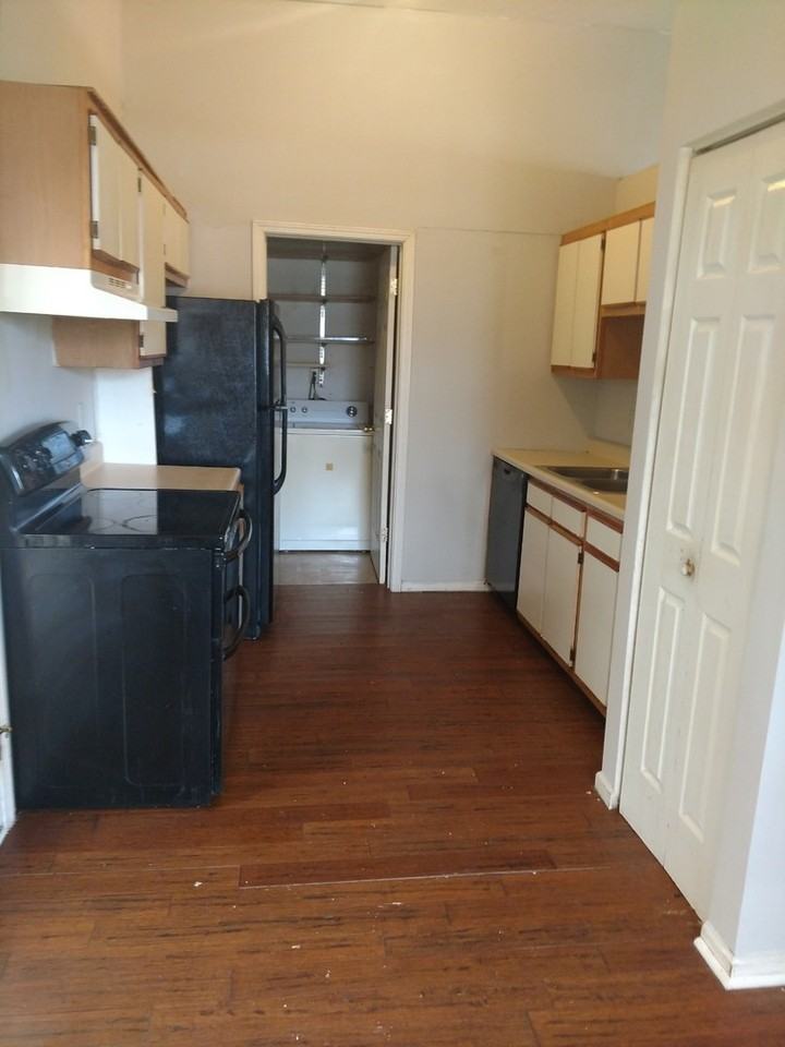 1861 E Werges Ave - Photo 4 of 23