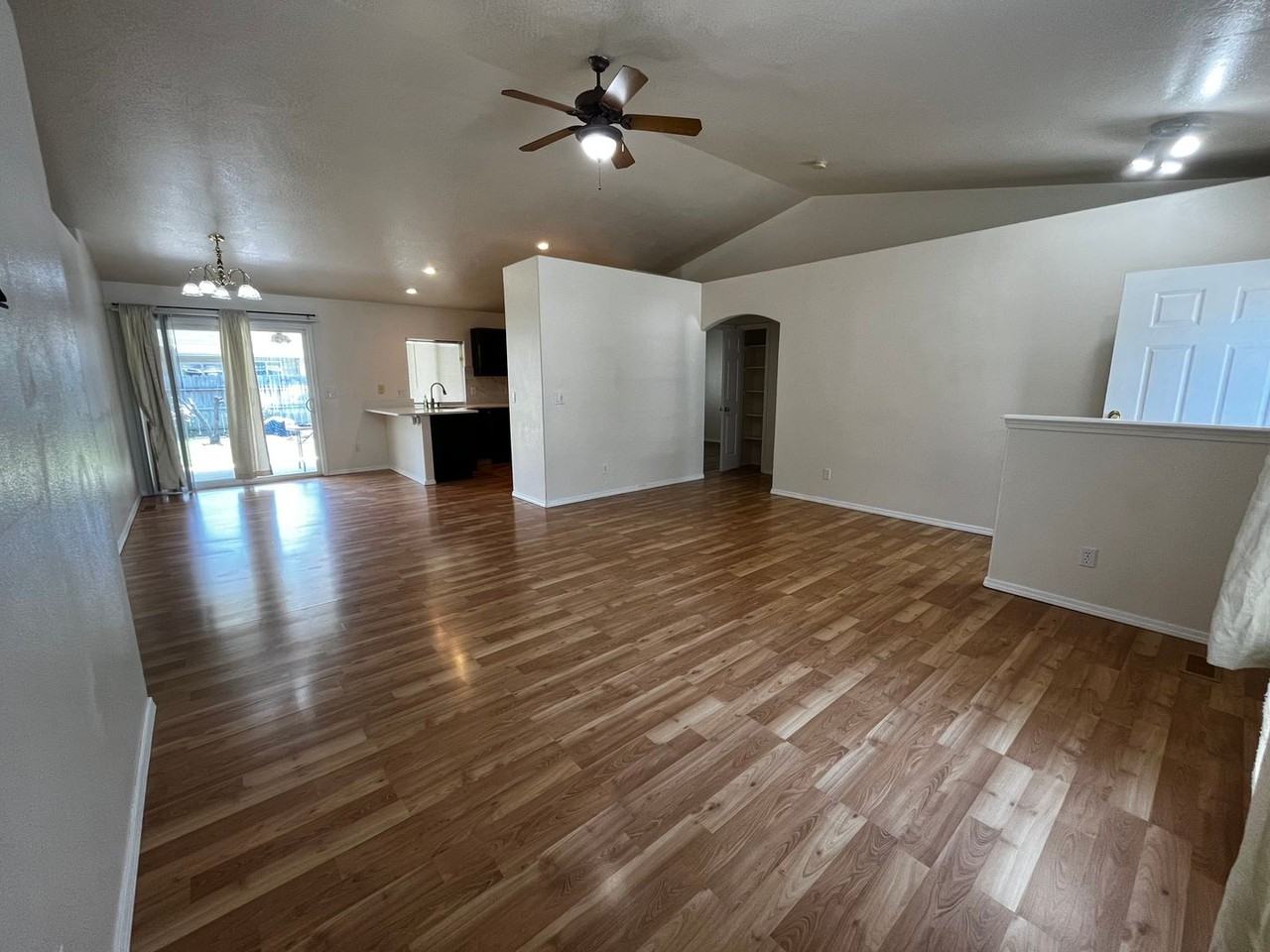 11283 W Glen Ellyn Dr - Photo 3 of 29