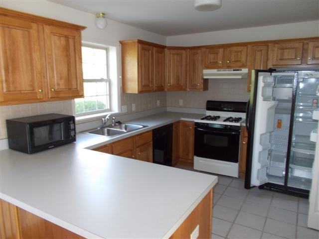 647 Royal View Dr - Photo 2 of 14