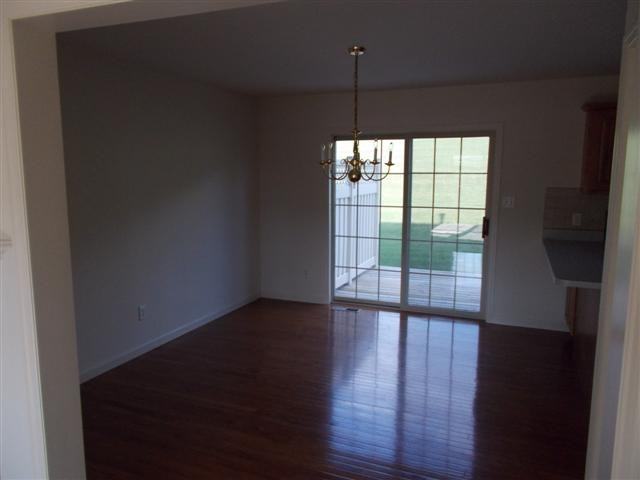 647 Royal View Dr - Photo 3 of 14