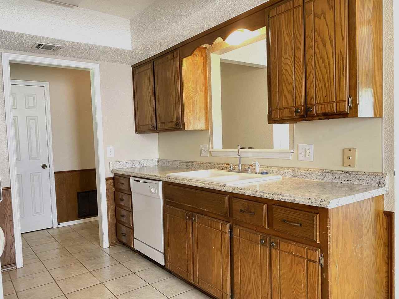 1120 Southwest 101st Street - Photo 5 of 9