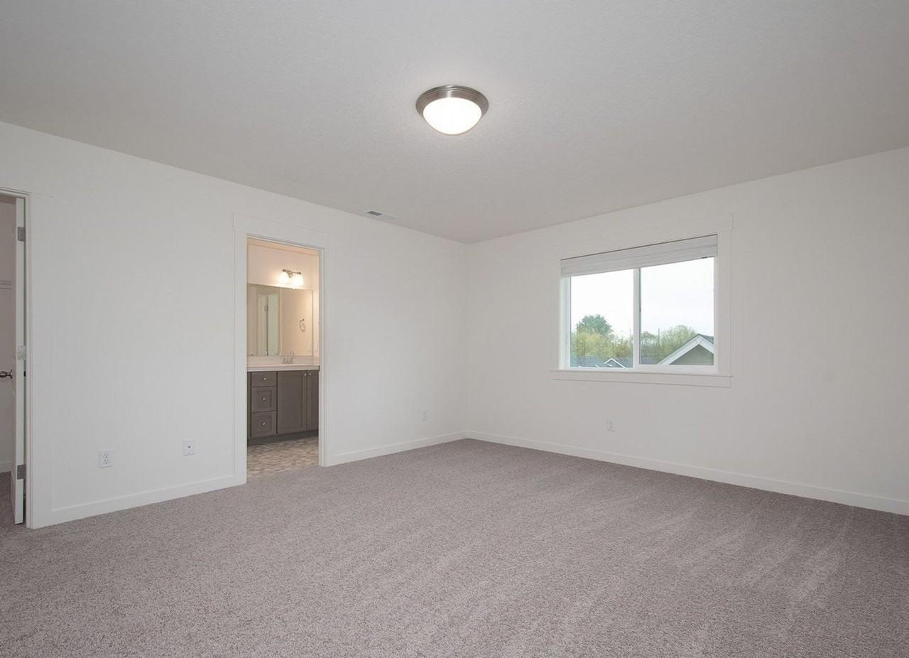 1115 N Auburn Pl - Photo 5 of 6