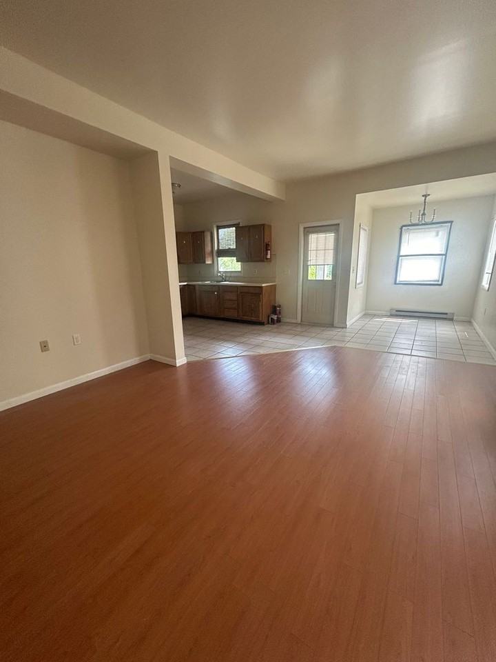 137-139 Main Street - Photo 2 of 11