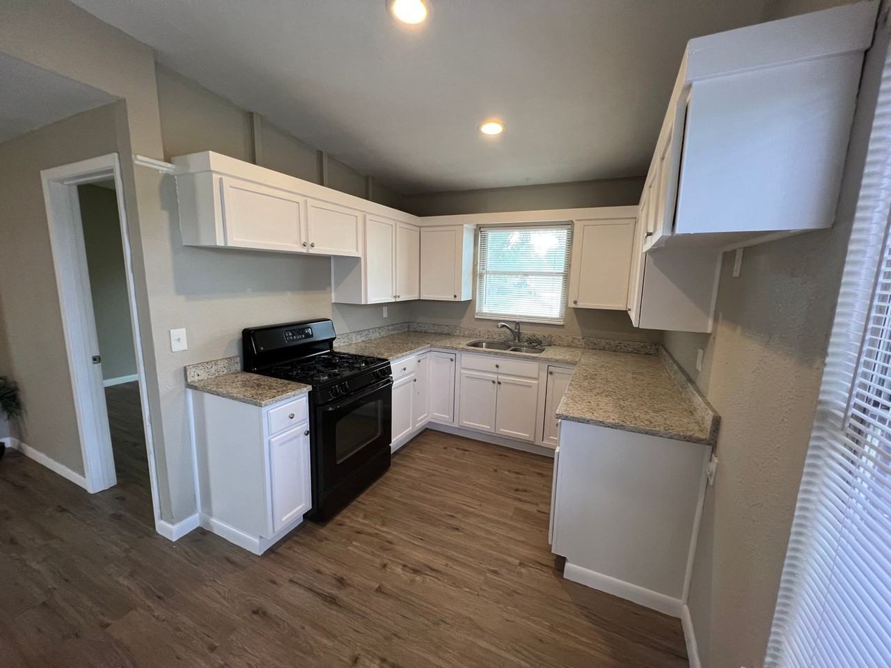 4845 Concord St - Photo 2 of 13