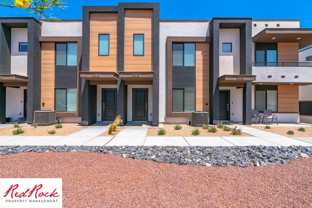 3316 E Elkhorn Ln - Photo 1 of 1