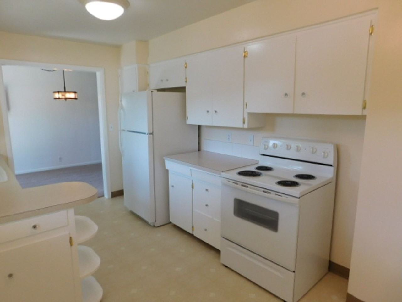 750 Menlo Dr N - Photo 4 of 22