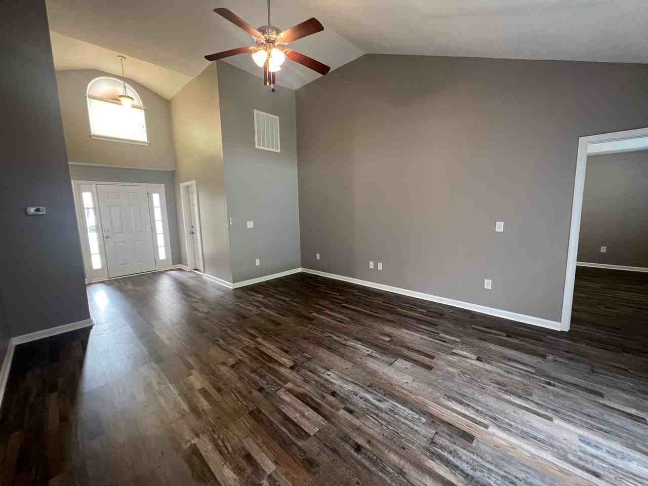 114 Windsor Springs Rd - Photo 3 of 18