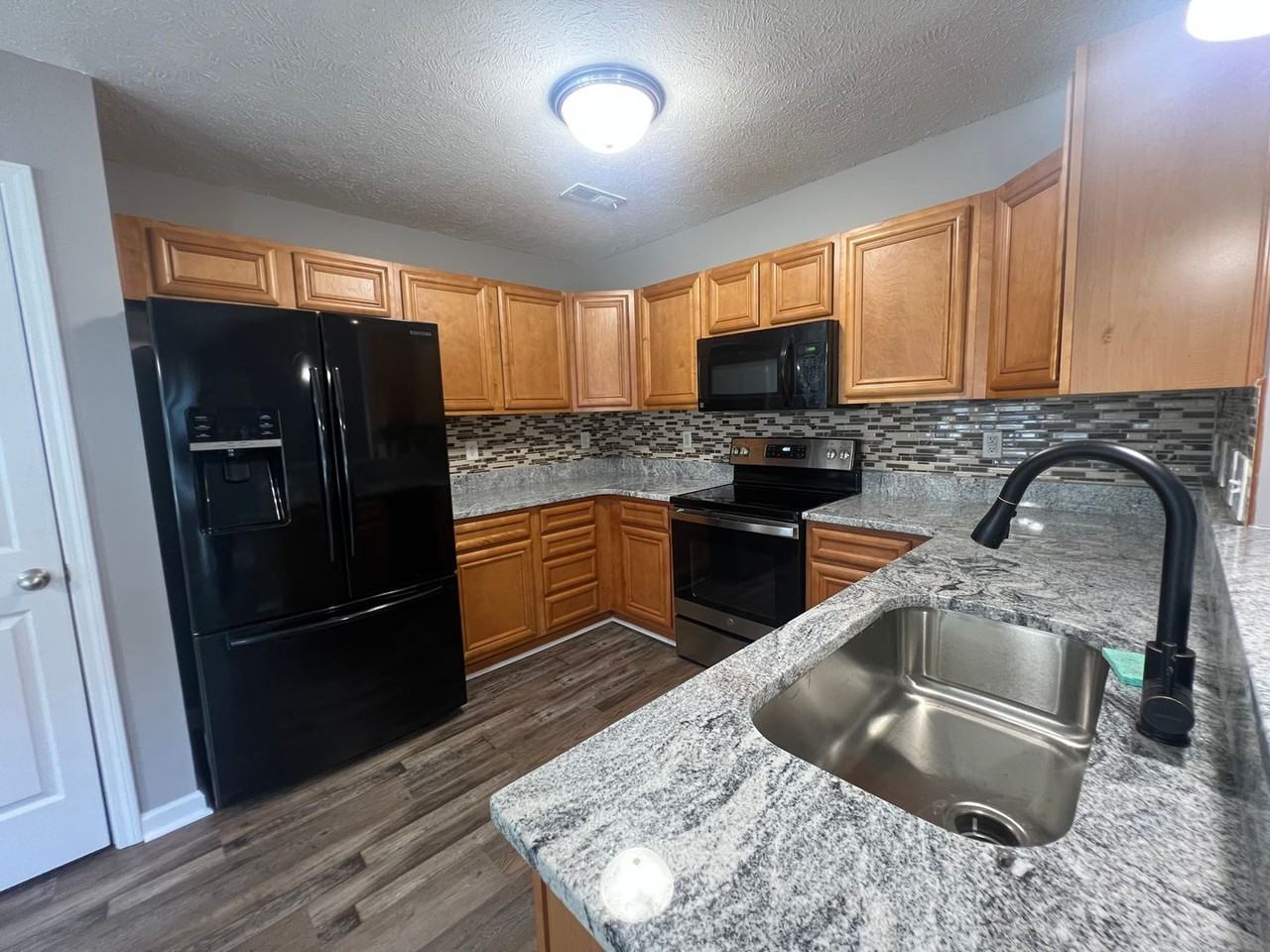 114 Windsor Springs Rd - Photo 5 of 18