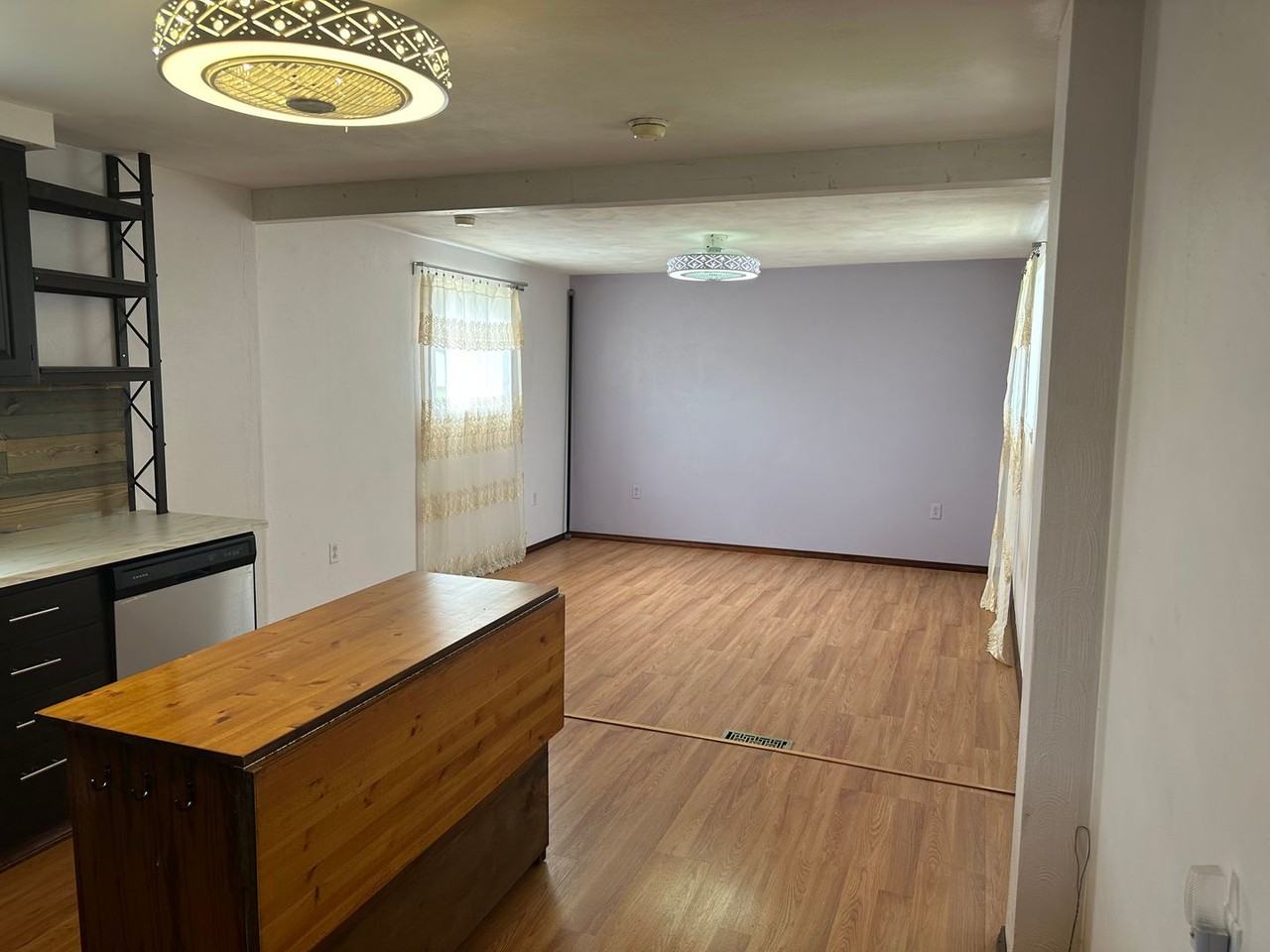 302 Meadowlark Ln - Photo 6 of 26