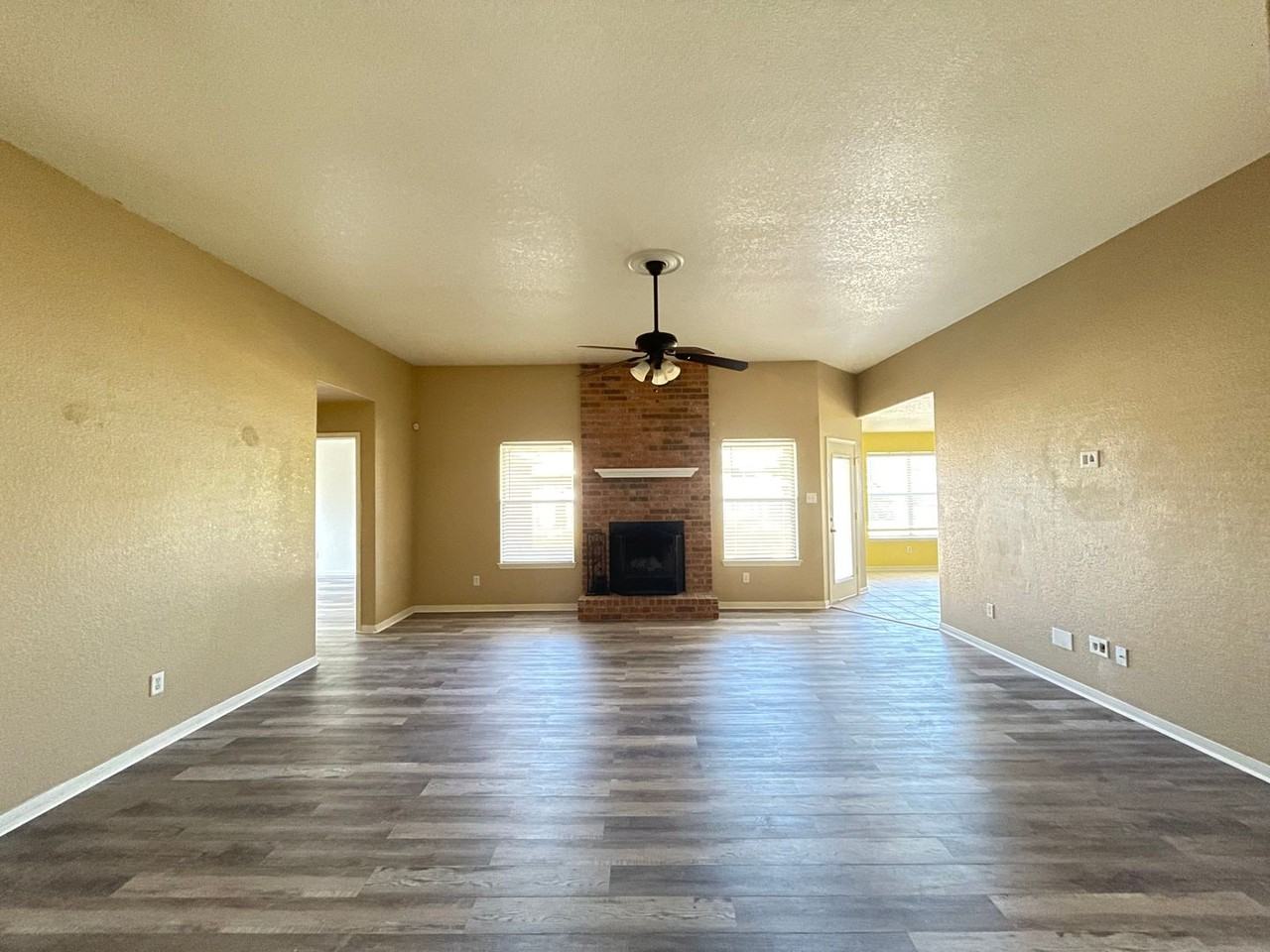 5411 White Rock Dr - Photo 2 of 29